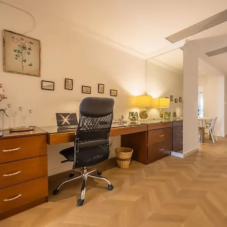 Sunny Side Apartment *
