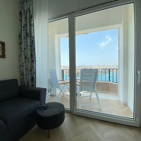 Sunny Side * Sliema